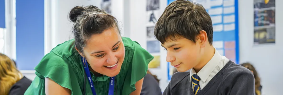 Temple Learning Academy - Teacher with pupils - 2023 (3)